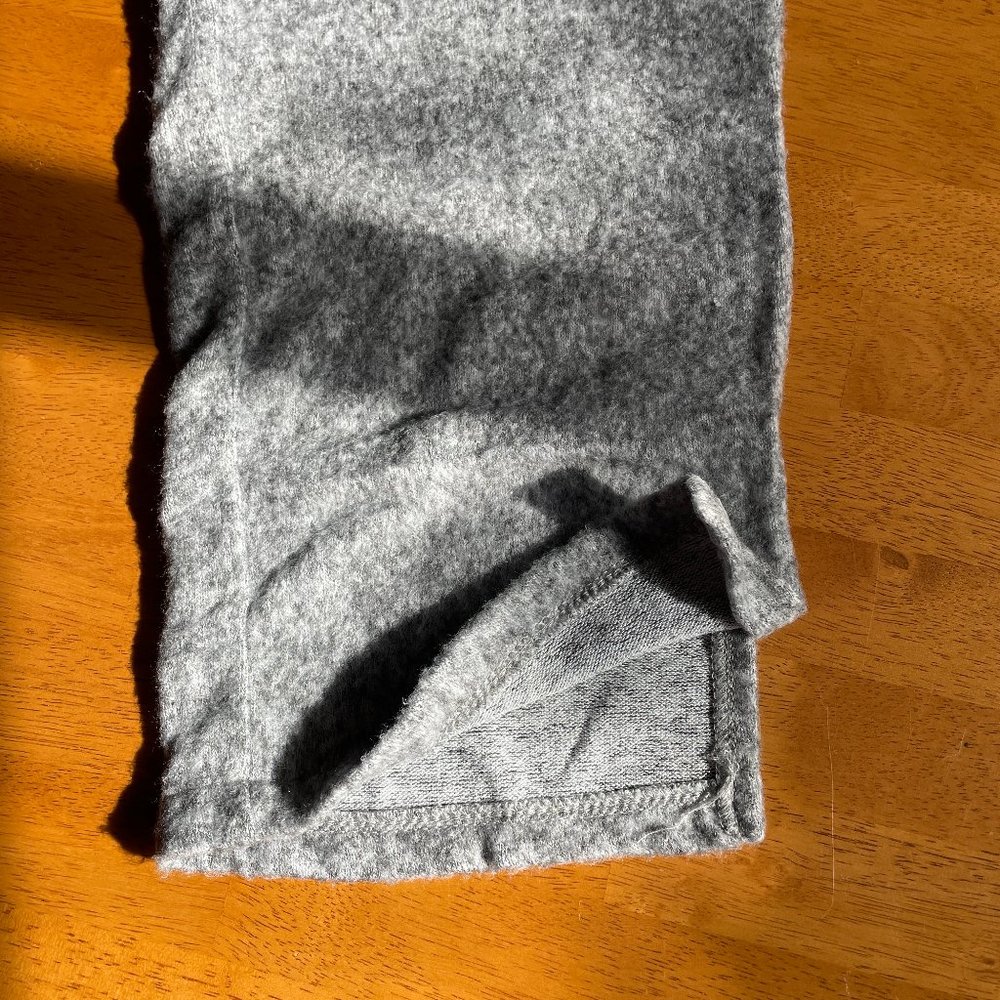 2-pc. set - size XL H&M gray sweatshirt and size Large H&M gray sweat pants - Picture 7 of 8